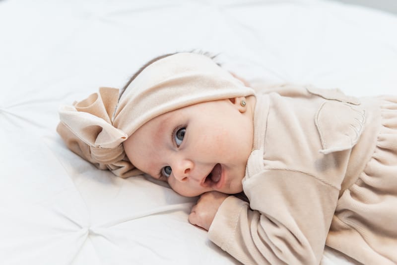 Momente sincere și detalii pline de sensibilitate, surprinse într-o zi specială pentru întreaga familie.