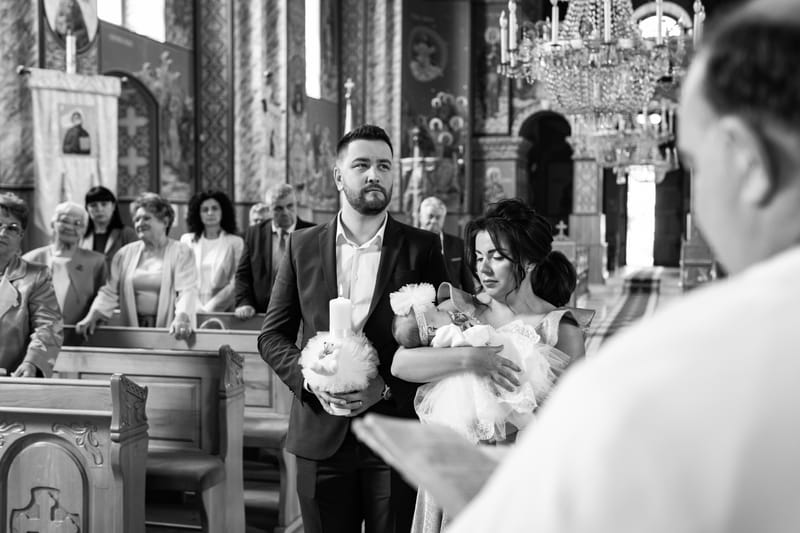 Momente sincere și detalii pline de sensibilitate, surprinse într-o zi specială pentru întreaga familie.