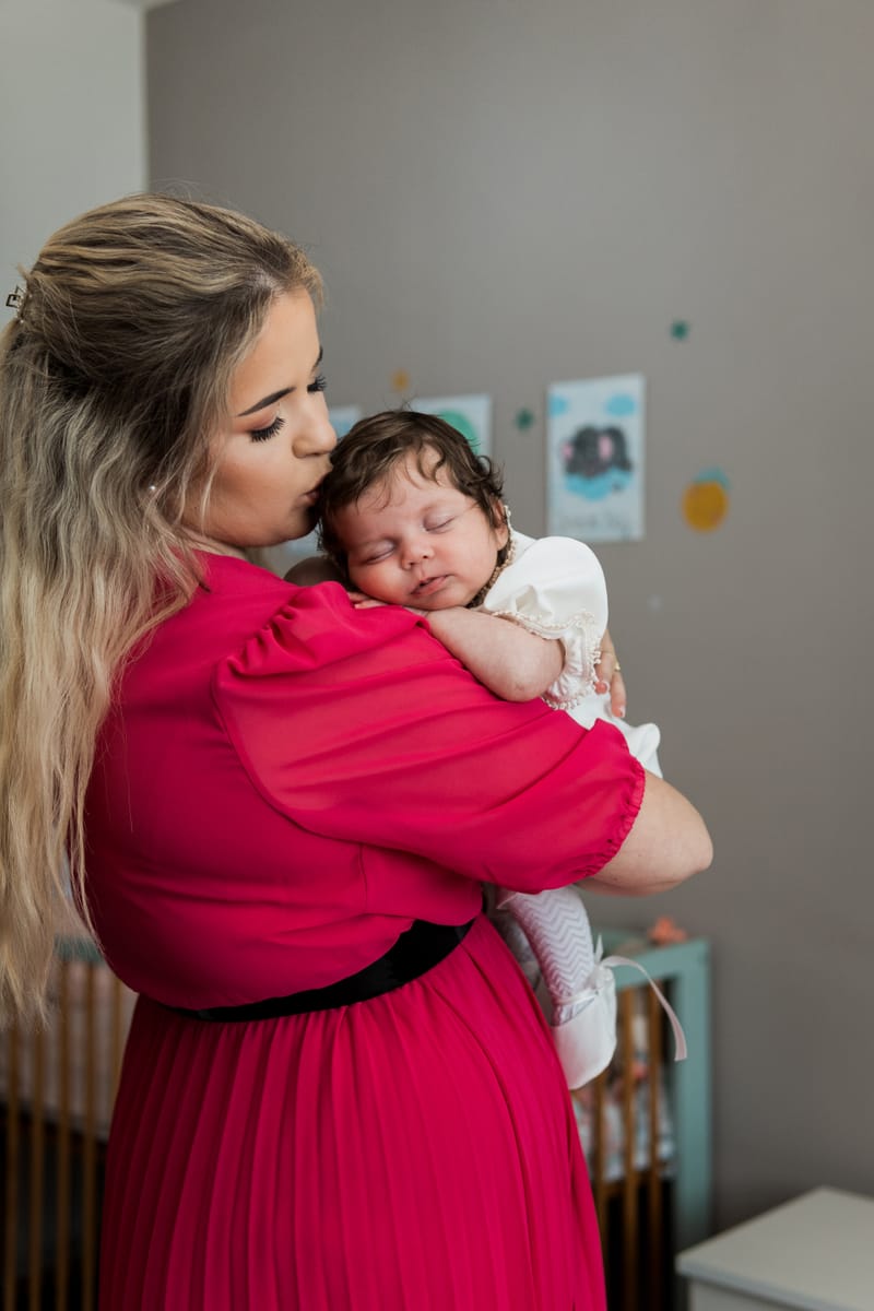 Momente sincere și detalii pline de sensibilitate, surprinse într-o zi specială pentru întreaga familie.