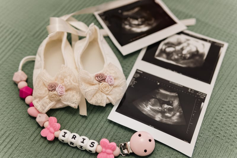 Momente sincere și detalii pline de sensibilitate, surprinse într-o zi specială pentru întreaga familie.