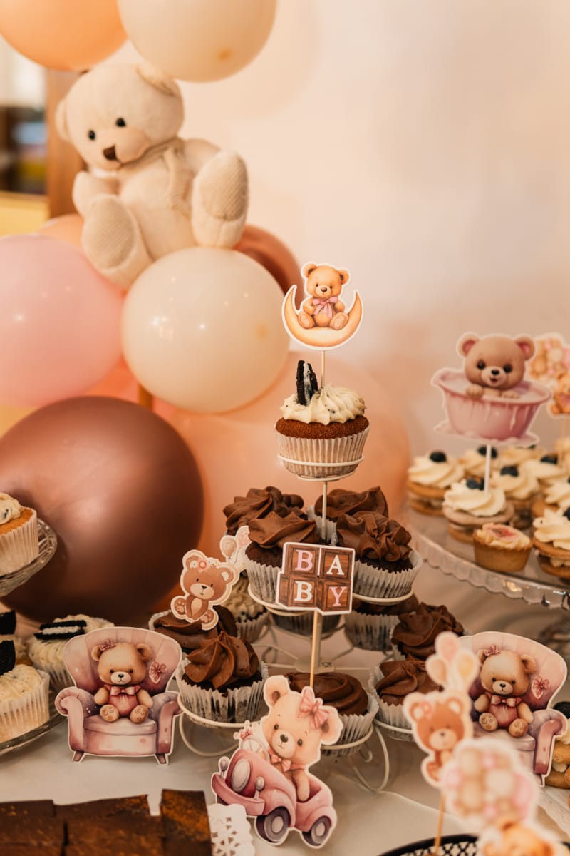 Momente sincere și detalii pline de sensibilitate, surprinse într-o zi specială pentru întreaga familie.