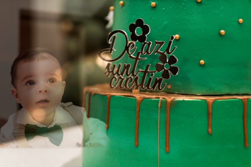 Momente sincere și detalii pline de sensibilitate, surprinse într-o zi specială pentru întreaga familie.