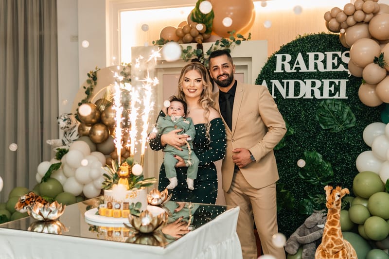 Momente sincere și detalii pline de sensibilitate, surprinse într-o zi specială pentru întreaga familie.