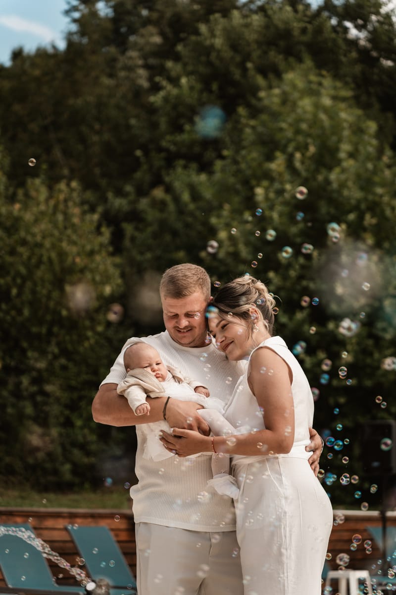 Momente sincere și detalii pline de sensibilitate, surprinse într-o zi specială pentru întreaga familie.