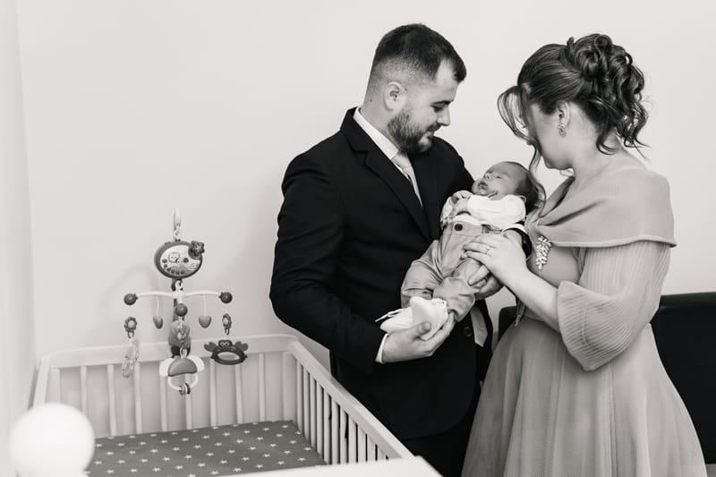 Momente sincere și detalii pline de sensibilitate, surprinse într-o zi specială pentru întreaga familie.