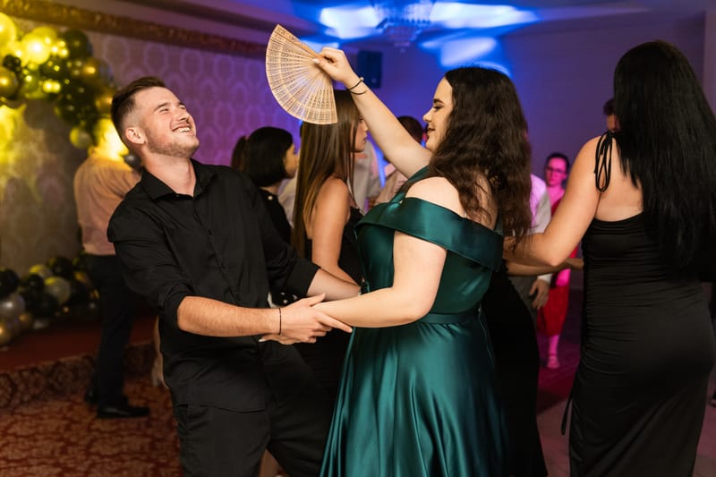 Emoție, energie și momente memorabile dintr-o zi care marchează un nou început.