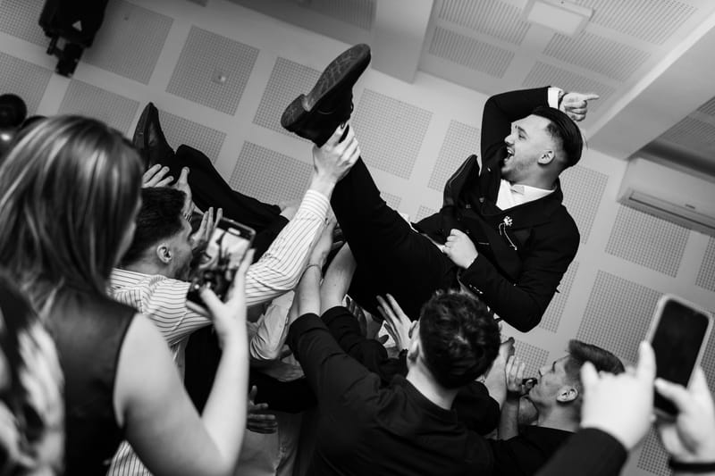 Emoție, energie și momente memorabile dintr-o zi care marchează un nou început.