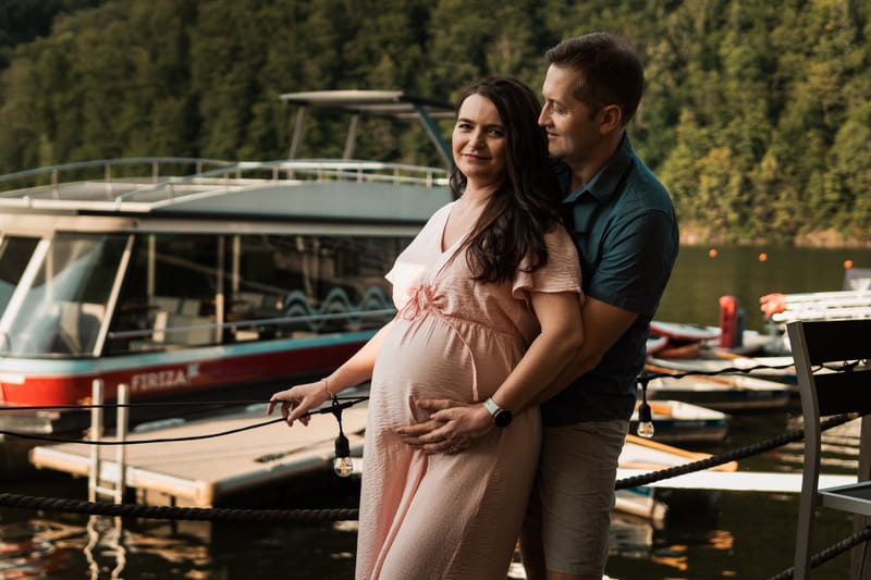 Imagini care surprind frumusețea, emoția și conexiunea unui moment unic din viața unei familii.