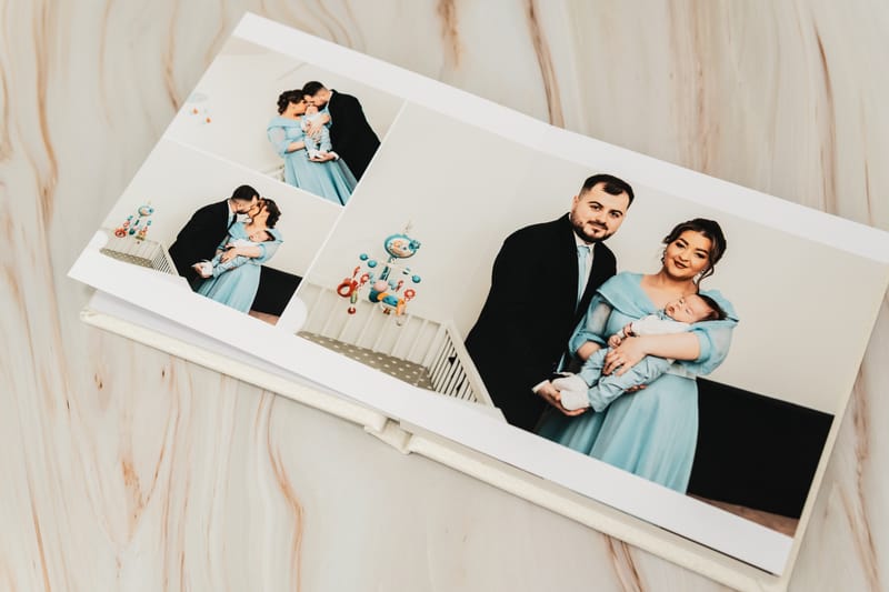 Albume și printuri realizate cu atenție la detalii, calitate și design, pentru amintiri care dăinuiesc.