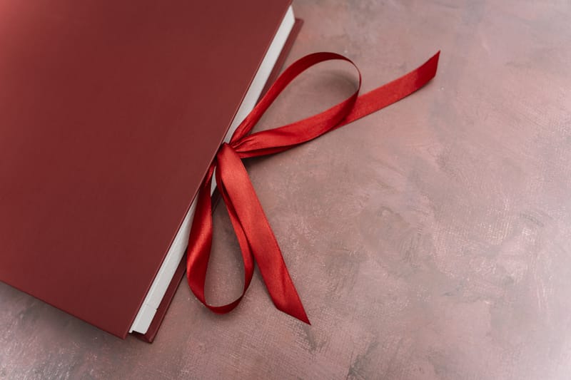 Albume și printuri realizate cu atenție la detalii, calitate și design, pentru amintiri care dăinuiesc.