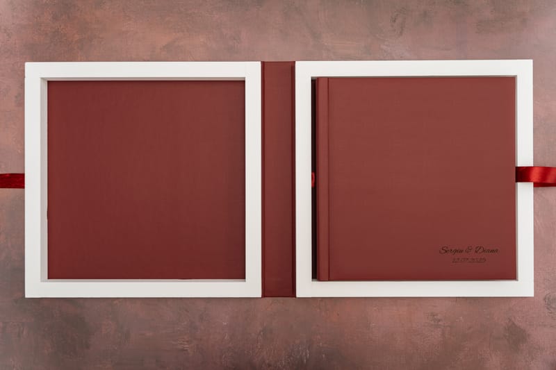 Albume și printuri realizate cu atenție la detalii, calitate și design, pentru amintiri care dăinuiesc.