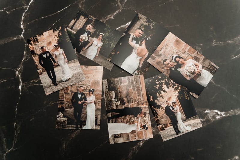 Albume și printuri realizate cu atenție la detalii, calitate și design, pentru amintiri care dăinuiesc.