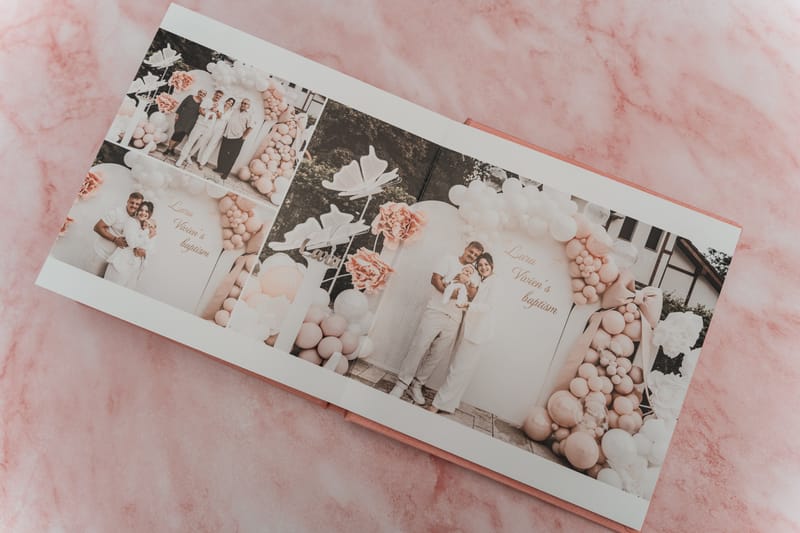 Albume și printuri realizate cu atenție la detalii, calitate și design, pentru amintiri care dăinuiesc.