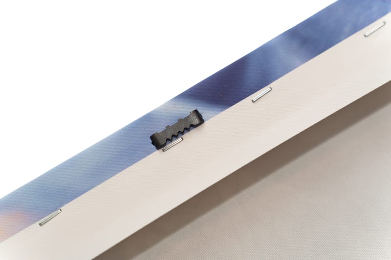 Arta noastră ajunge la tine acasa! Tablouri pe canvas create din fotografiile noastre originale.