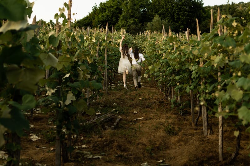 Momente sincere și emoționante care marchează începutul unei vieți împreună.