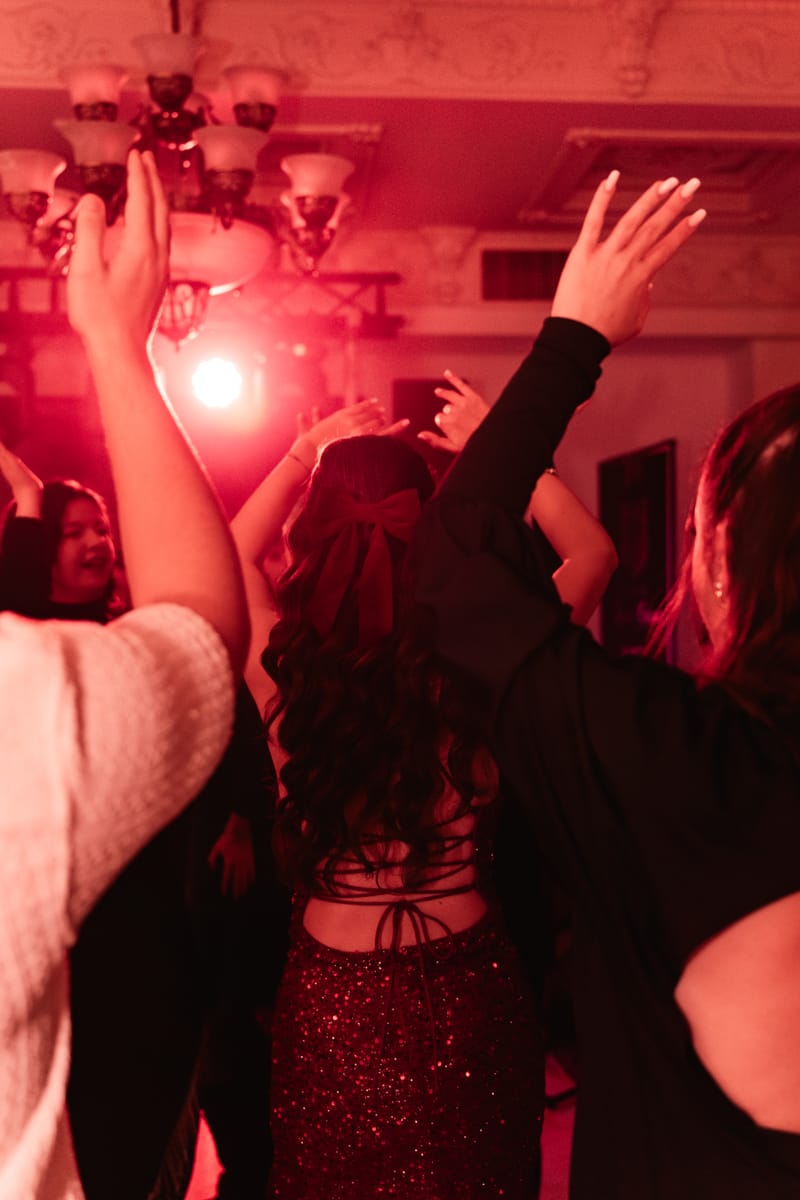 Emoție, energie și momente memorabile dintr-o zi care marchează un nou început.