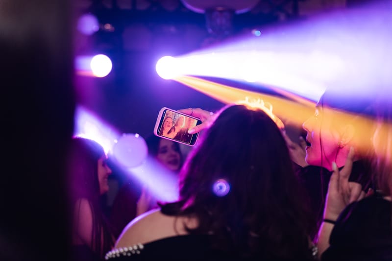 Emoție, energie și momente memorabile dintr-o zi care marchează un nou început.