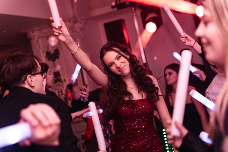 Emoție, energie și momente memorabile dintr-o zi care marchează un nou început.