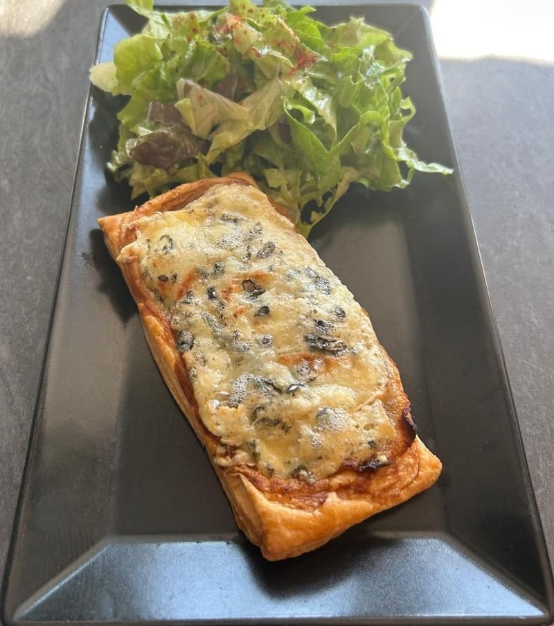 Tarte fine aux poires et Bleu d'Auvergne