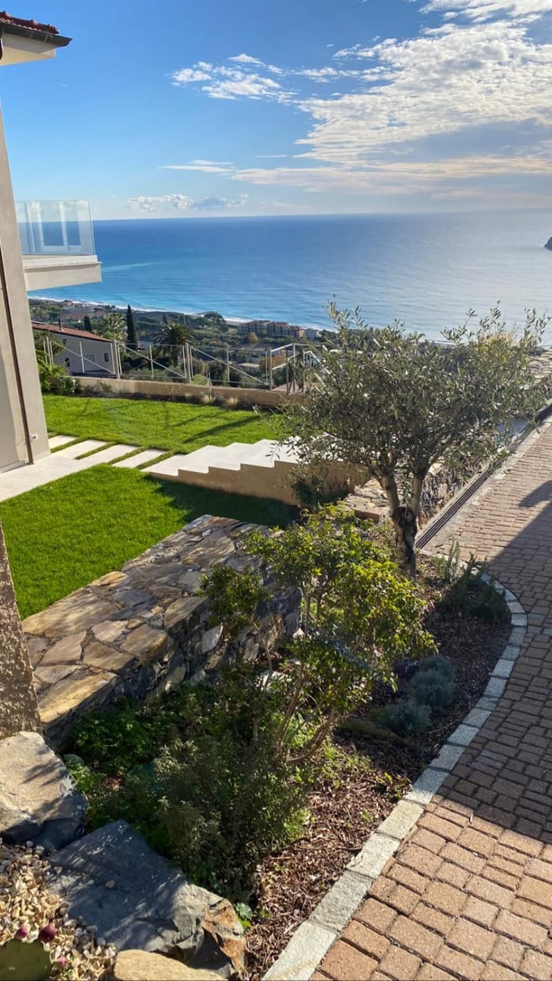 Villa contemporanea con vista sul mare  - ALASSIO