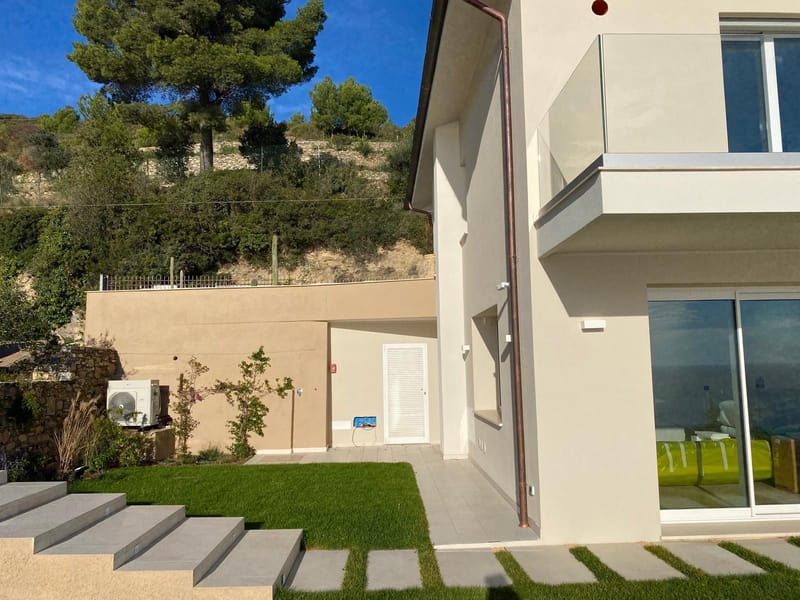Villa contemporanea con vista sul mare  - ALASSIO