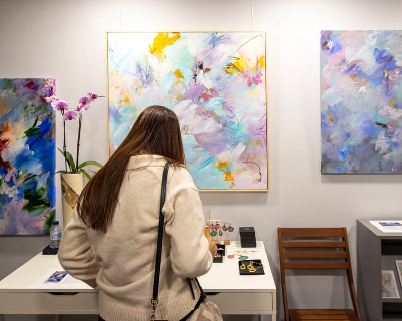 “Good Vibes” abstract art exhibition by Viktoria Ganhao