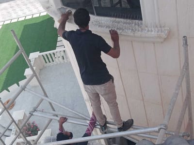 شركة الصياد لخدمات مكافحة الحمام تركيب اشواك طاردة للحمام وجل طارد الحمام ورش مبيدات عن الطيور الحمام و الحشرات الضارة وتعد هذه   أحسن شركة مختصة في مجال رش الحشرات في عموم الامارات  كلها، نقوم بالقضاء على مختلف انواع الحشرات المنزلية(الصراصير , النمل الابيض , بق الفراش , الذباب,) و كذلك حشرات الحدائق، بالإضافة الى التخلص من القوارض و الفئران بكل أنواعها، نقوم باستخدام أجود الماركات من مبيدات الحشرات و أقواها و أكثرها فاعلية و المرخصة محليا” من وزارة الصحة، يمكنكم الاعتماد علينا في القضاء على الحشرات