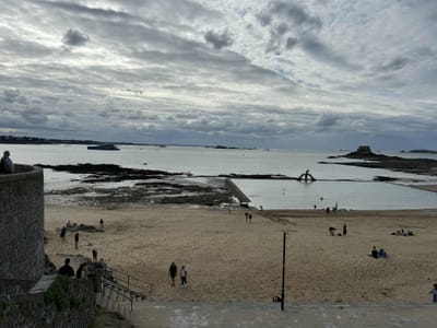 À Saint-Malo beau port de mer
