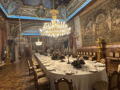 Le palais royal : 100 mètres de royauté économisés