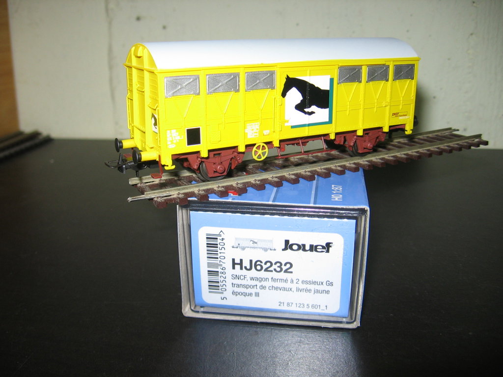 Wagon Jouef HJ6232 SNCF Transport Chevaux, 2 Essieux, Livrée Jaune, EP III, échelle HO