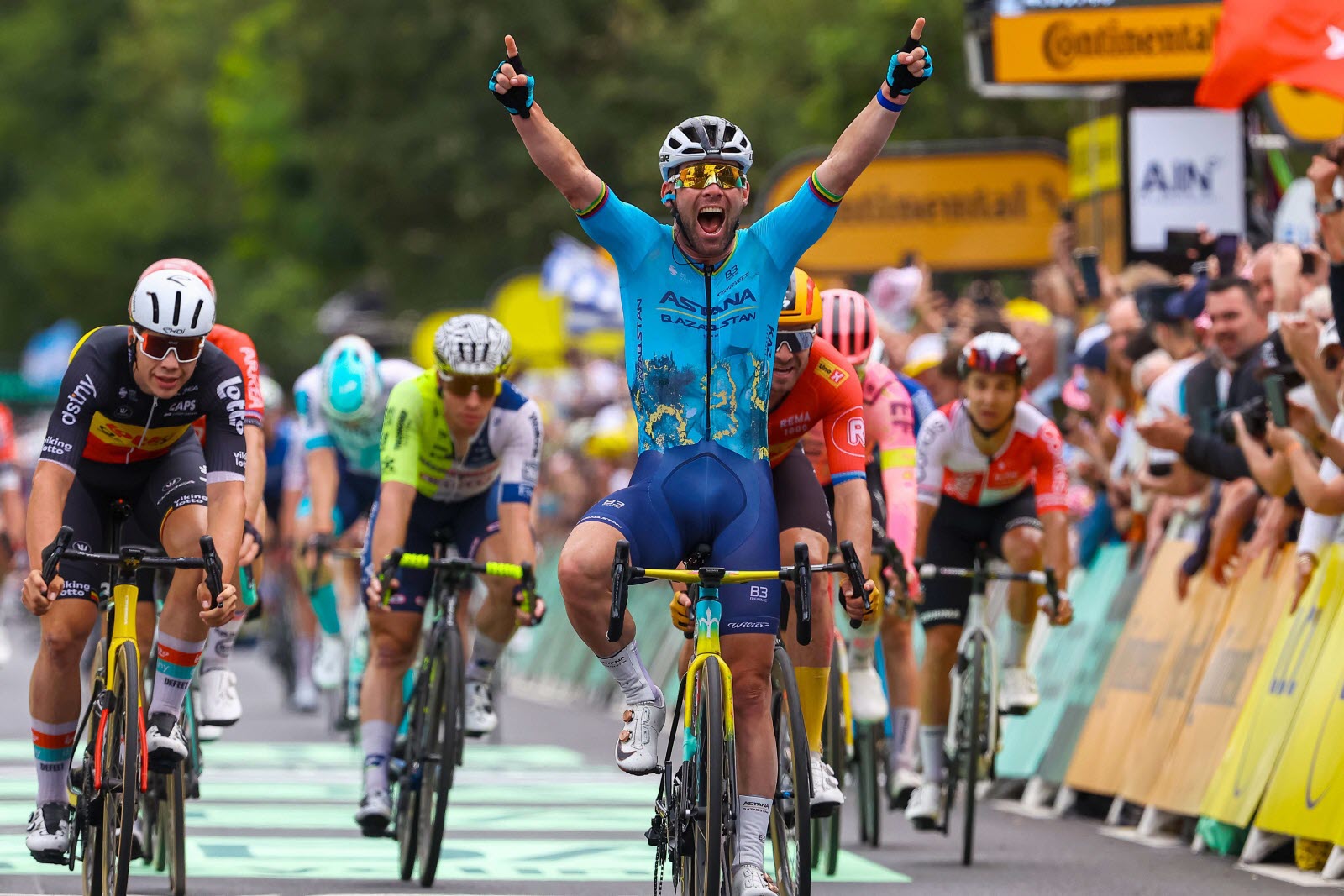 MONUMENTAL ! La victoire historique de Mark Cavendish à Saint-Vulbas.