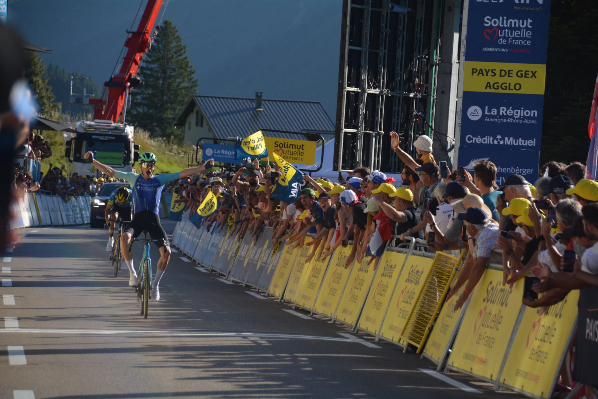 Tour de l'Ain : Nicolas Prudhomme s'impose devant Cian Uijtdebroeks, et s'empare du maillot jaune