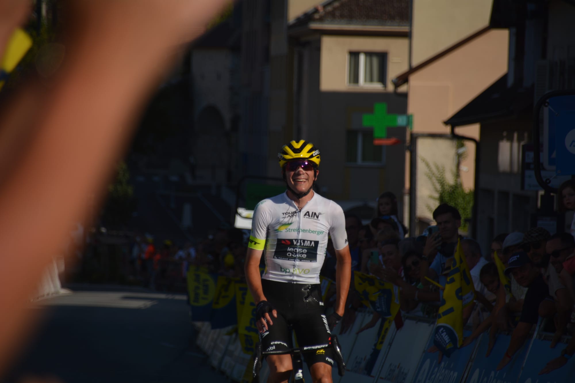 Tour de l'Ain : impérial Cian Uijtdebroeks remporte la dernière étape et le classement général, 6 ans après le Tour de l'Ain U17