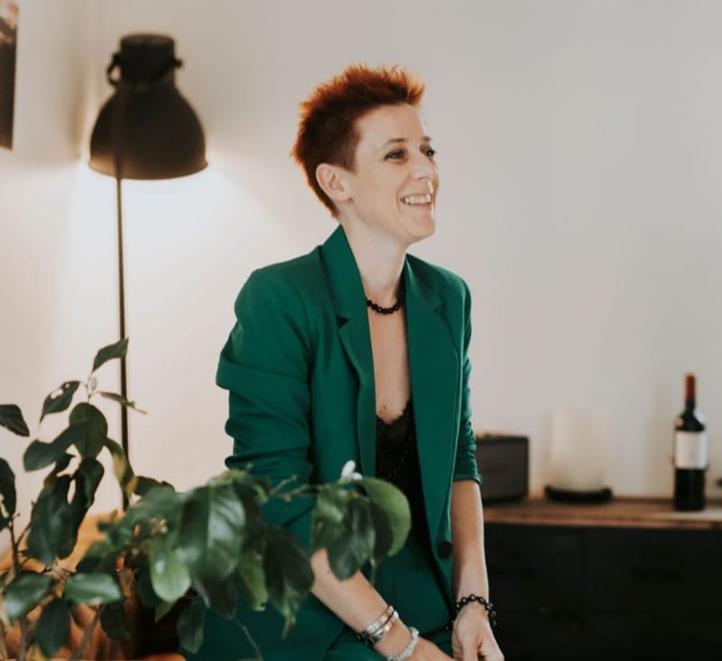 QU'EST CE QUE TU FAIS DANS LA VIE ? ...