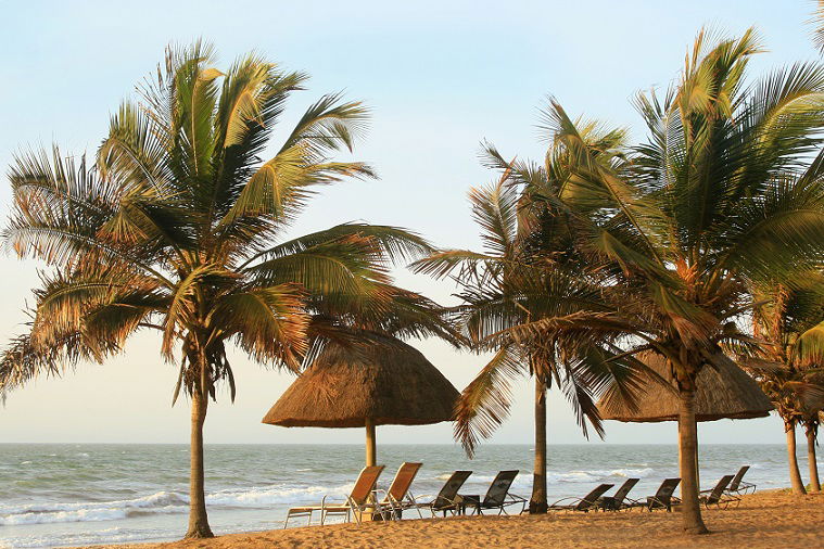 På stranden i Gambia