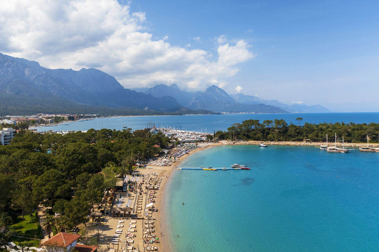 Stranden i Kemer nær Antalya, Tyrkia