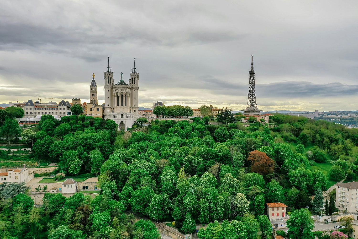 Utkikk mot Basilique Notre-Dame de Fourvière, Lyon