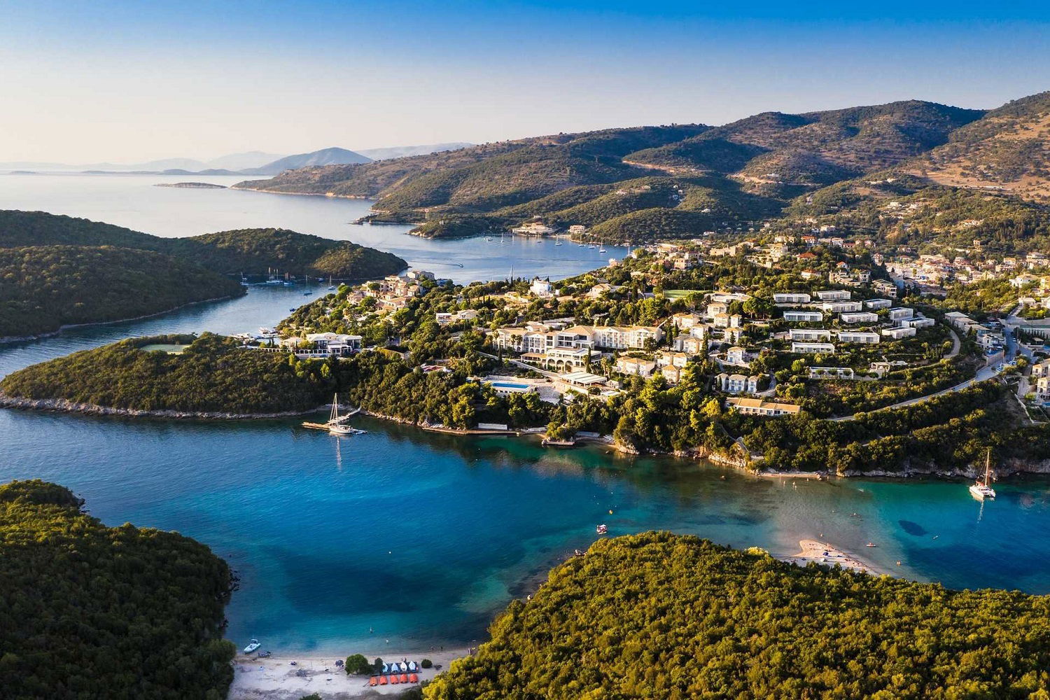 Luftutsikt over Sivota, Hellas