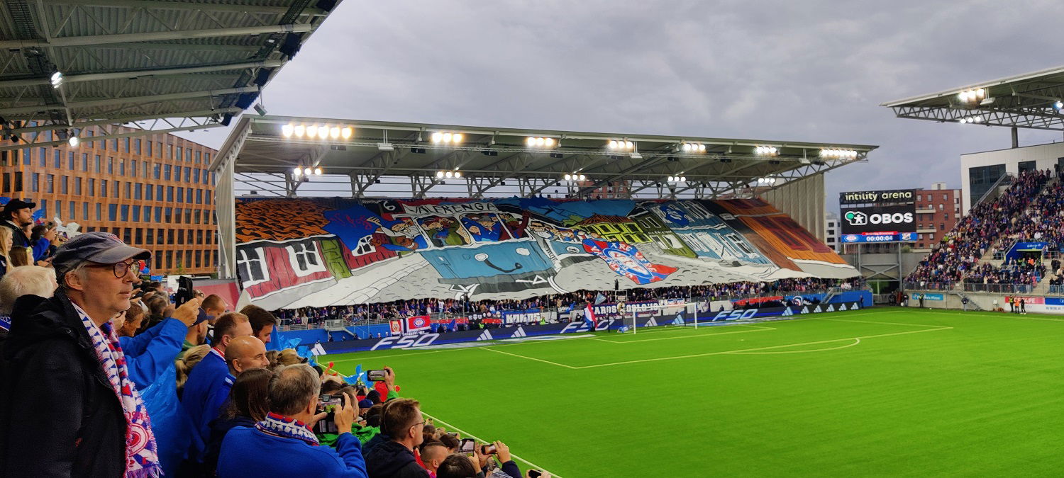 Banner med Vålerenga på Intility Arena