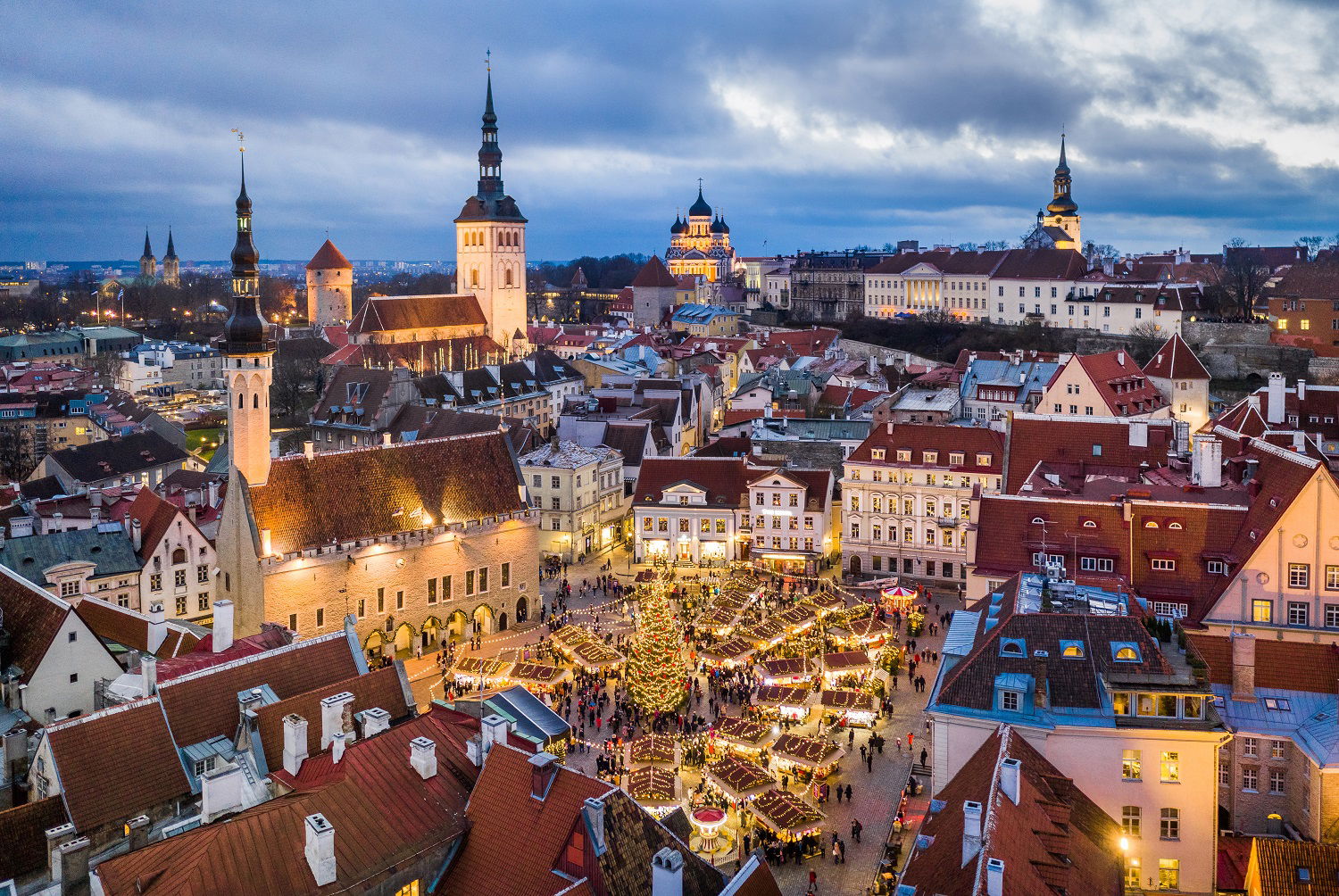 Julemarked i Tallinn sett fra oven