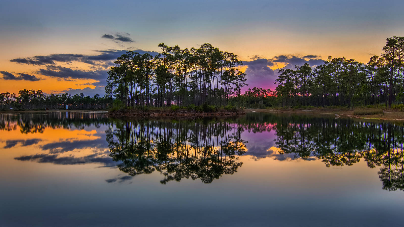 Solnedgang i Everglades nasjonalpark i Florida