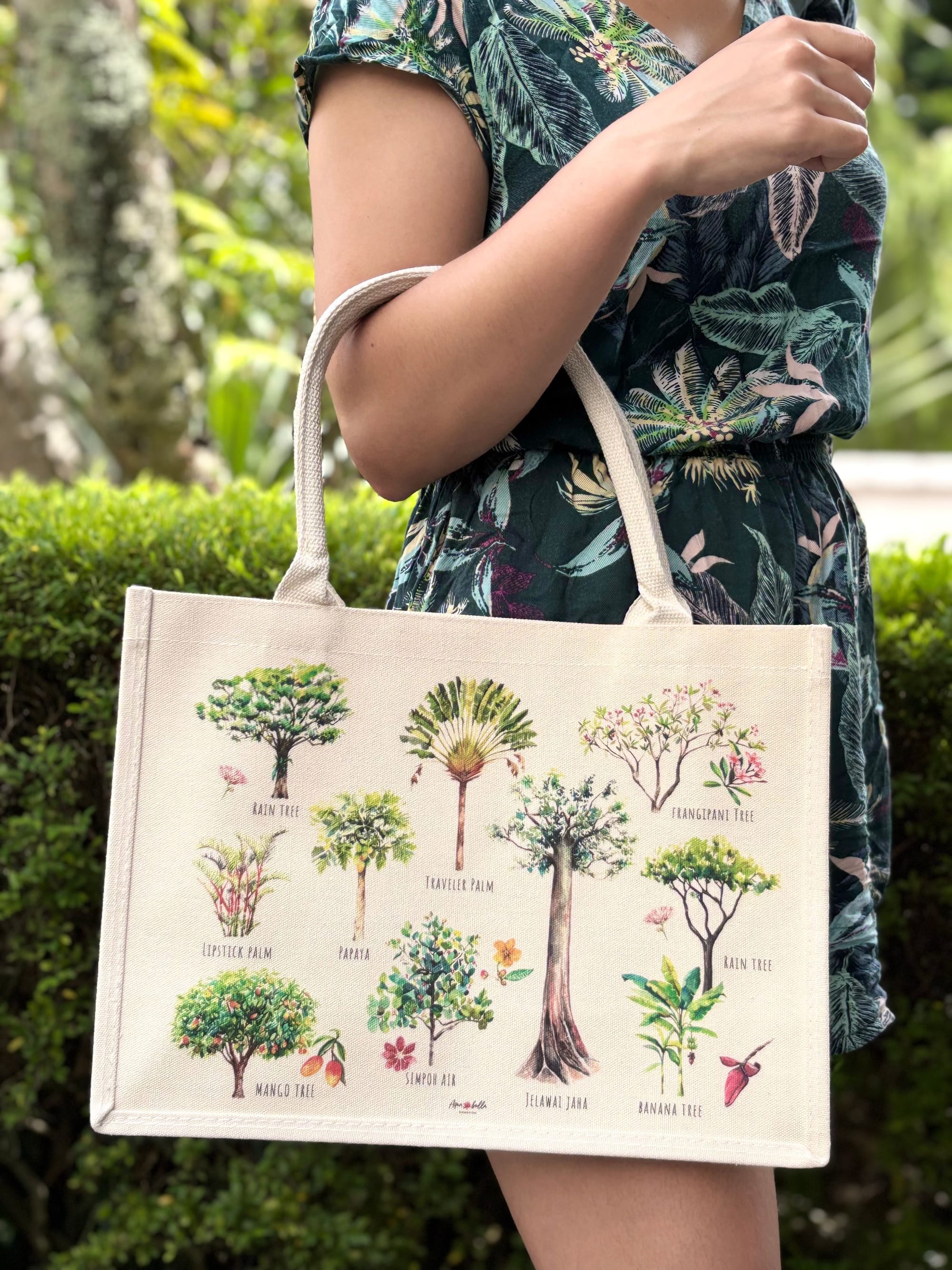 Lovely trees of Singapore tote bag