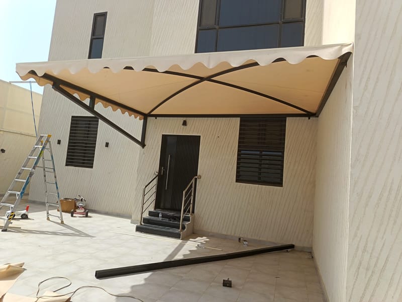 المظلات: الحل الأمثل للظل والجمال - دليلك الشامل لأنواعها وفوائدها