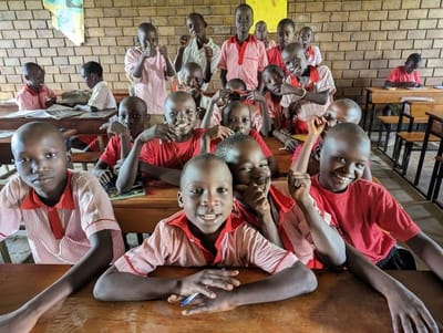עובדות לא חשובות על בתי ספר בצפון אוגנדה