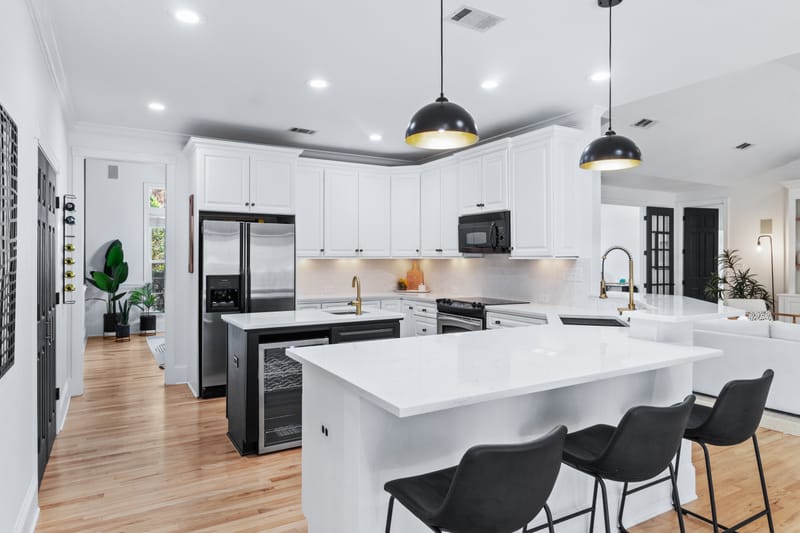 Interior Photos with Floor Plan