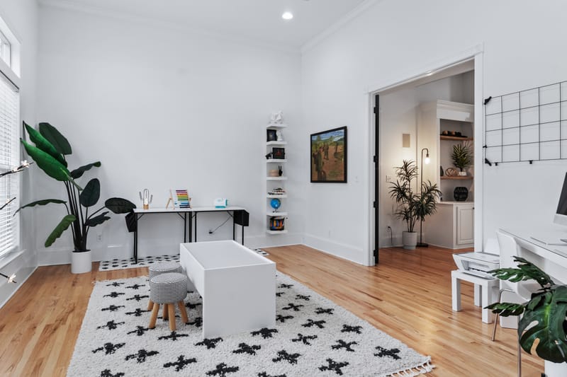 Interior Photos with Floor Plan