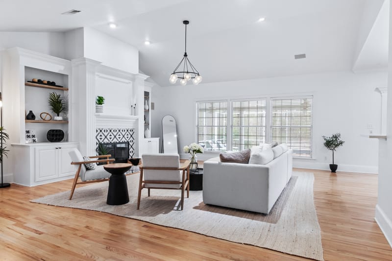 Interior Photos with Floor Plan