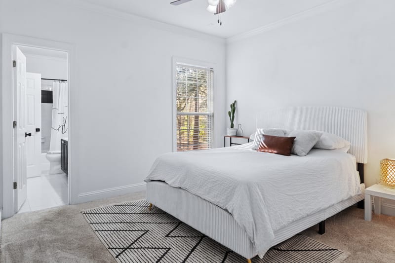 Interior Photos with Floor Plan