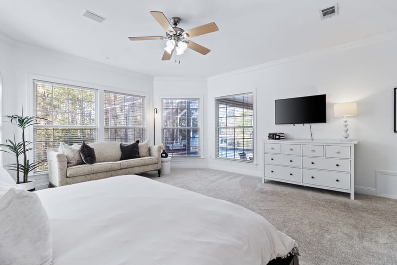 Interior Photos with Floor Plan