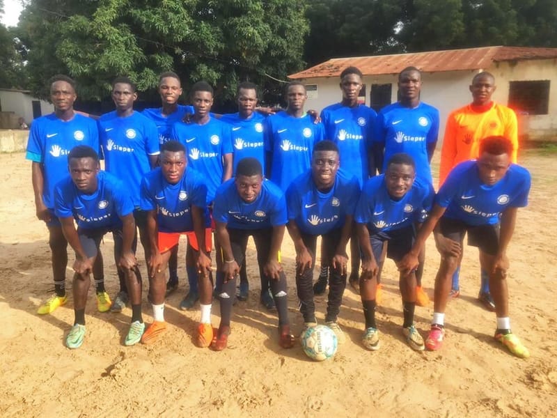 Voetbalkleding businessclub Kampong in gebruik